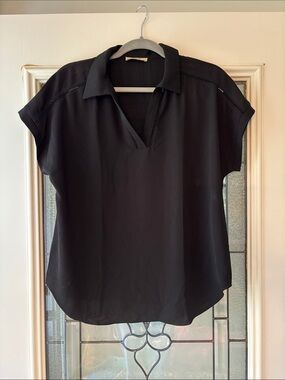 Black Short-Sleeve Collared V-Neck Blouse